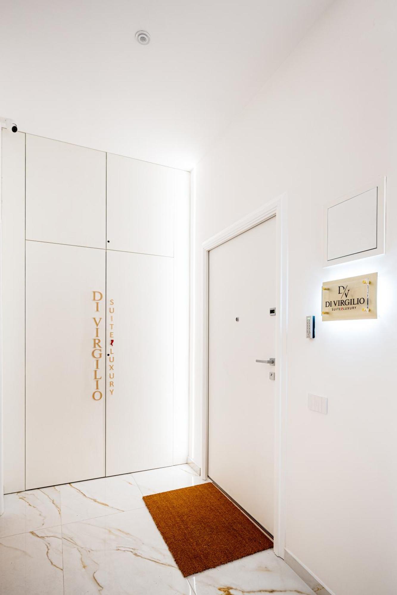 Di Virgilio Luxury Couette-café Naples